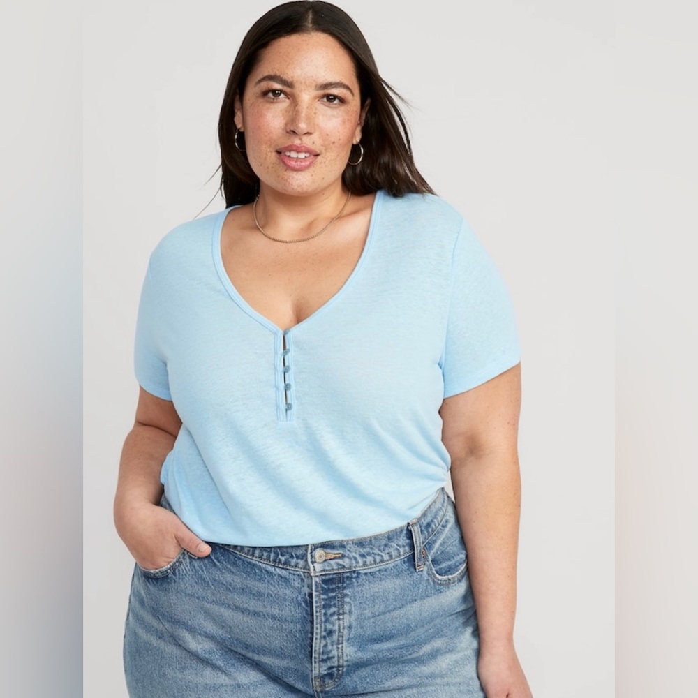 NWT: Old Navy Linen-Blend Short Sleeve V-Neck Henley T-Shirt. Color: Light Blue